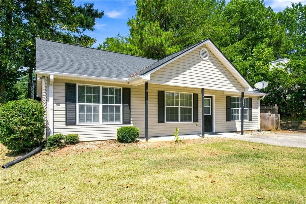3 bedroom, 2 bathroom, 1,118 sq ft single family residence for rent at 6985 Crooked O Trail, Gainesville, GA 30506 for $1,700 a month