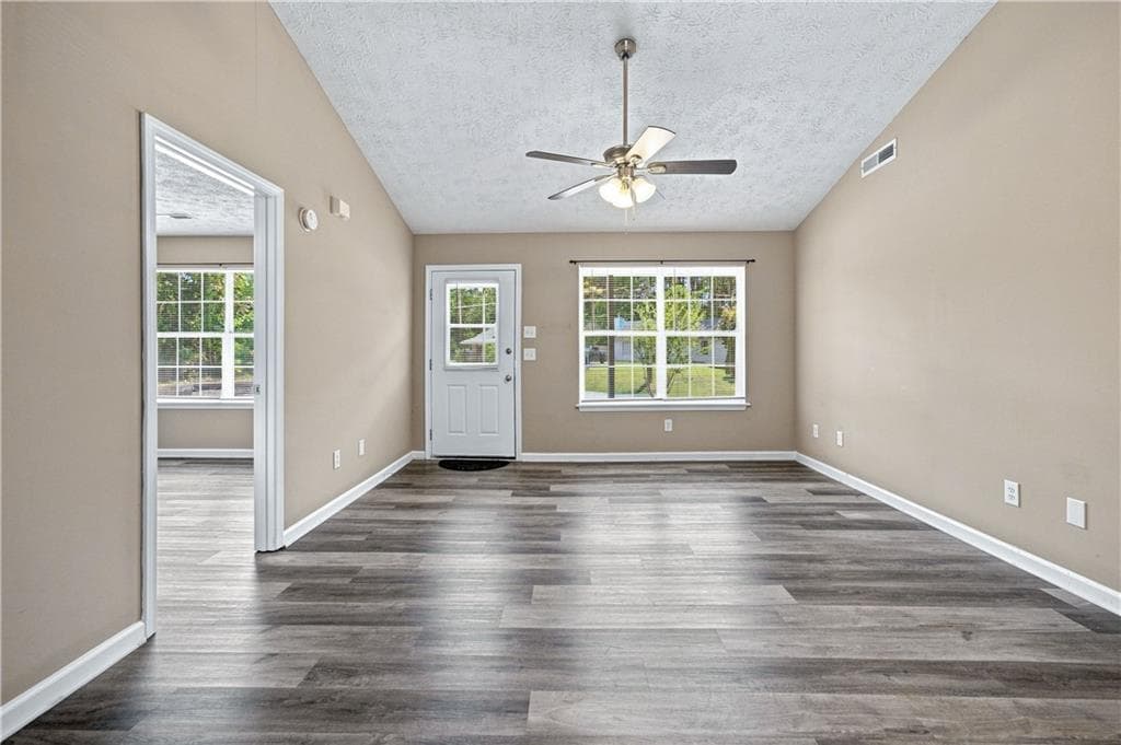 3 bedroom, 2 bathroom, 1,118 sq ft single family residence for rent at 6985 Crooked O Trail, Gainesville, GA 30506 for $1,700 a month — photo 3