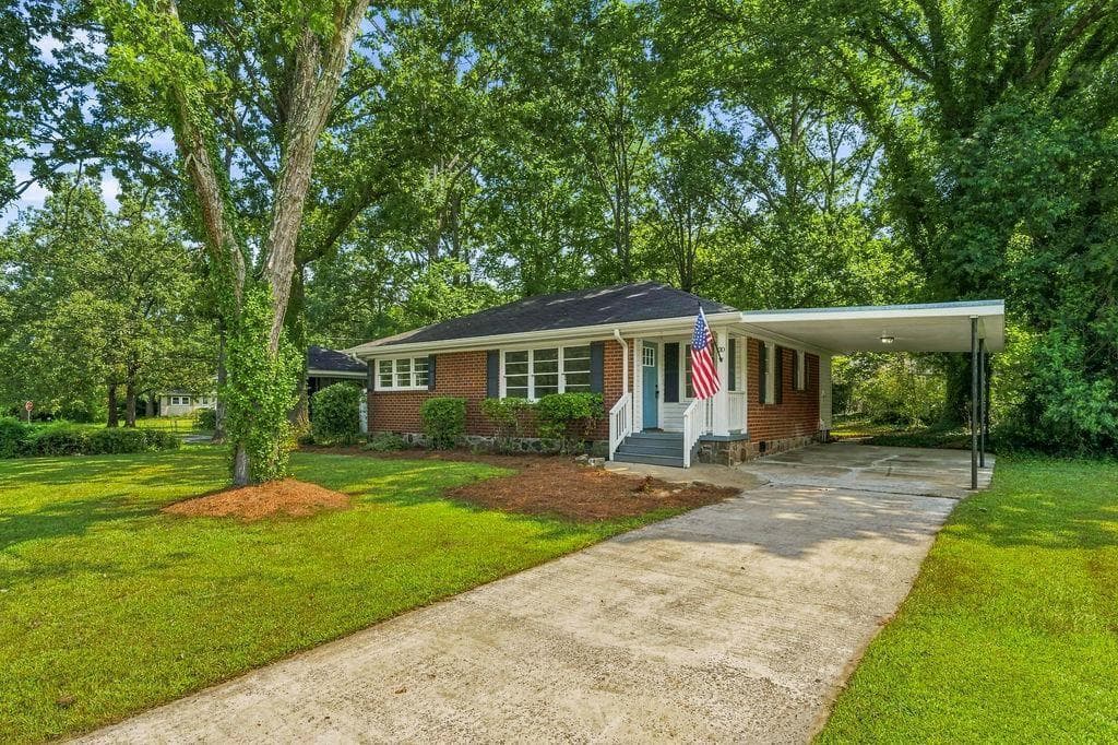 3 bedroom, 1 bathroom, 908 sq ft single family residence for sale at 20 Plymouth Road, Rome, GA 30165 — photo 2