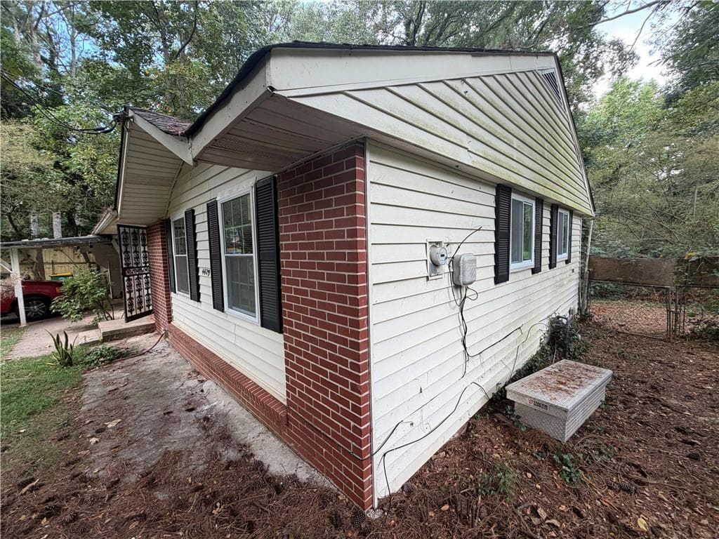 4 bedroom, 1 bathroom, 1,757 sq ft single family residence for sale at 4429 Glade Road, Forest Park, GA 30297 — photo 3