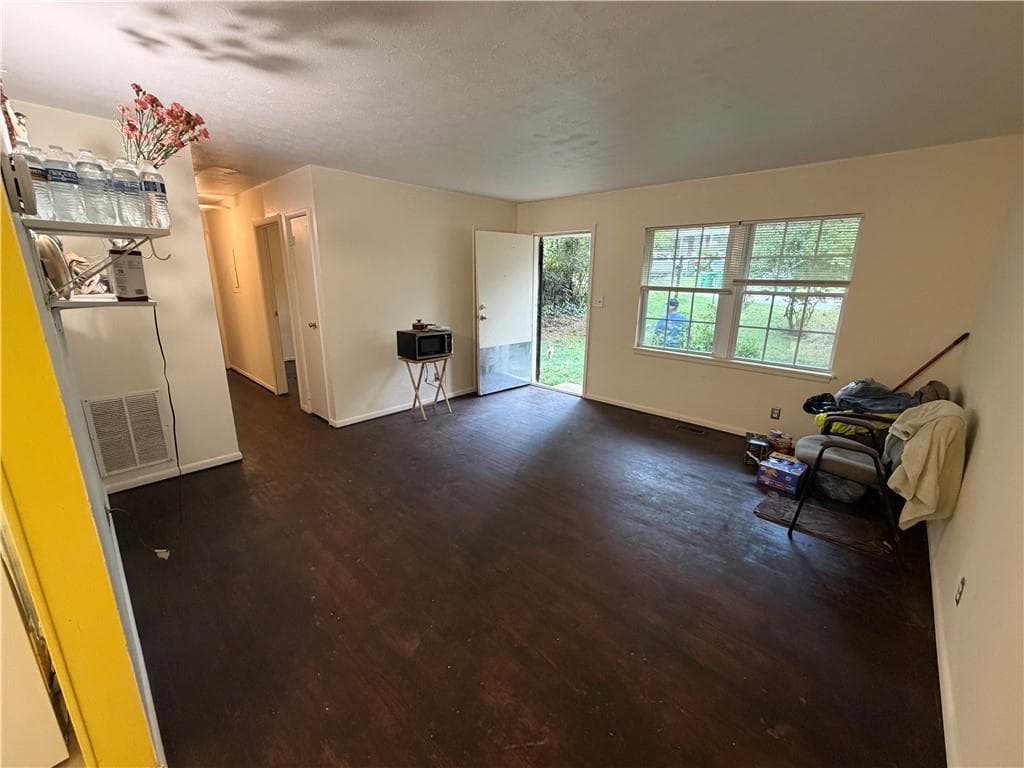 4 bedroom, 1 bathroom, 1,757 sq ft single family residence for sale at 4429 Glade Road, Forest Park, GA 30297 — photo 9
