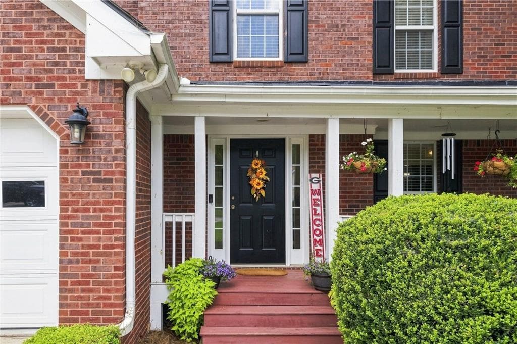 5 bedroom, 4 bathroom, 3,308 sq ft single family residence for sale at 5821 Silverthorn Drive, Flowery Branch, GA 30542 — photo 6