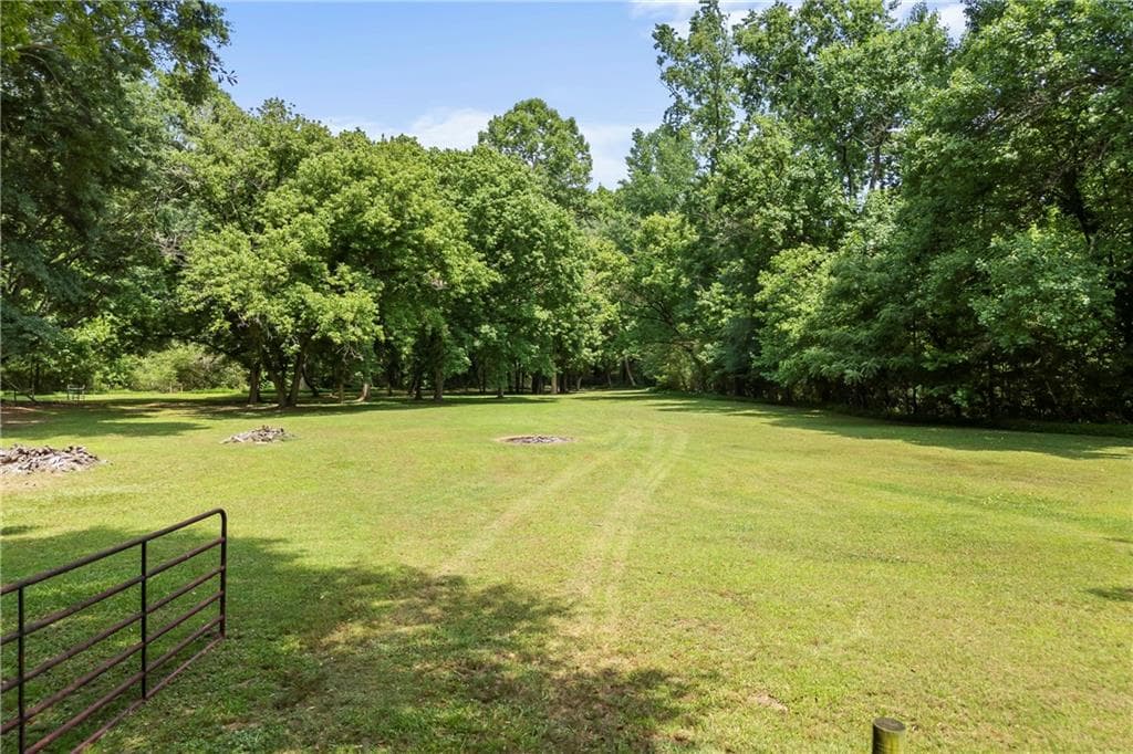 5 bedroom, 4 bathroom, 4,800 sq ft single family residence for sale at 3651 Chandler Haulk Road, Loganville, GA 30052 — photo 8