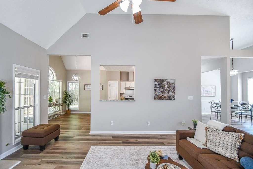 4 bedroom, 2 bathroom, 1,913 sq ft single family residence under contract at 104 Sweetbriar Walk, Stockbridge, GA 30281 — photo 4