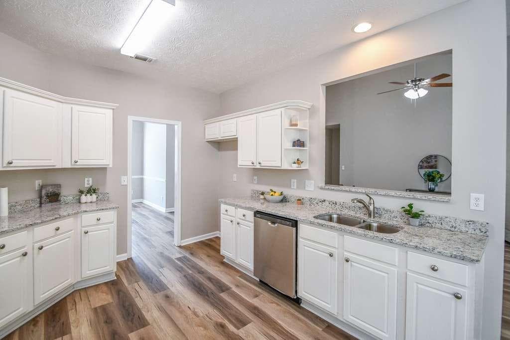 4 bedroom, 2 bathroom, 1,913 sq ft single family residence under contract at 104 Sweetbriar Walk, Stockbridge, GA 30281 — photo 8