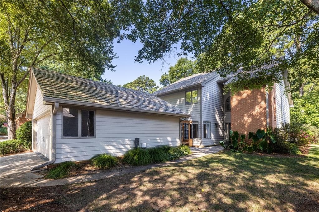 4 bedroom, 3 bathroom, 2,442 sq ft single family residence for rent at 2690 Camden Glen Court, Roswell, GA 30076 for $3,600 a month — photo 1 of 52