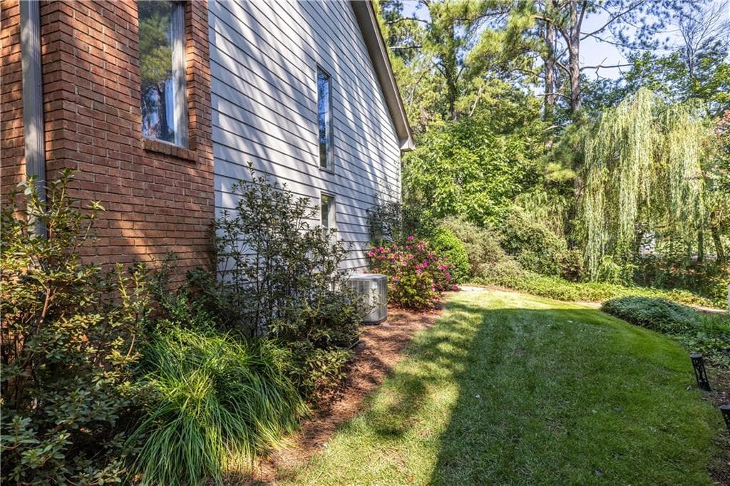4 bedroom, 3 bathroom, 2,442 sq ft single family residence for rent at 2690 Camden Glen Court, Roswell, GA 30076 for $3,600 a month — photo 5