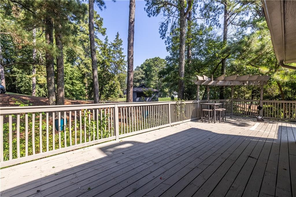 4 bedroom, 3 bathroom, 2,442 sq ft single family residence for rent at 2690 Camden Glen Court, Roswell, GA 30076 for $3,600 a month — photo 10