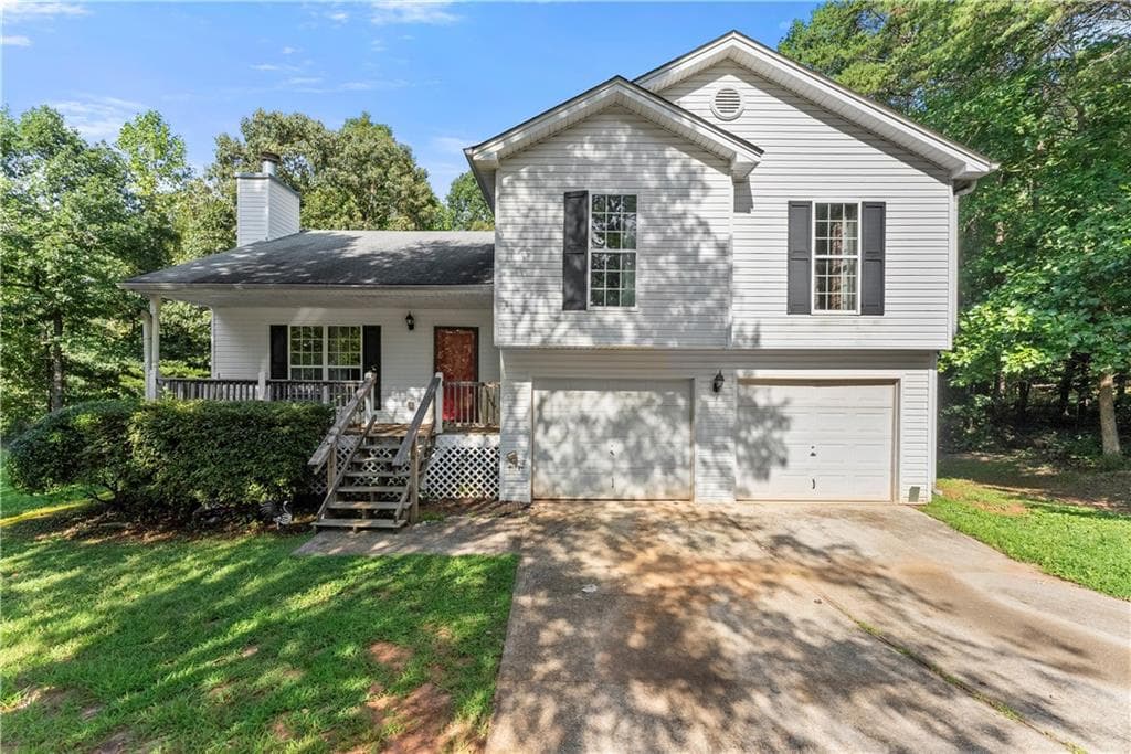 4 bedroom, 3 bathroom, 2,098 sq ft single family residence for sale at 174 Wisteria Trail, Mount Airy, GA 30563 — photo 2
