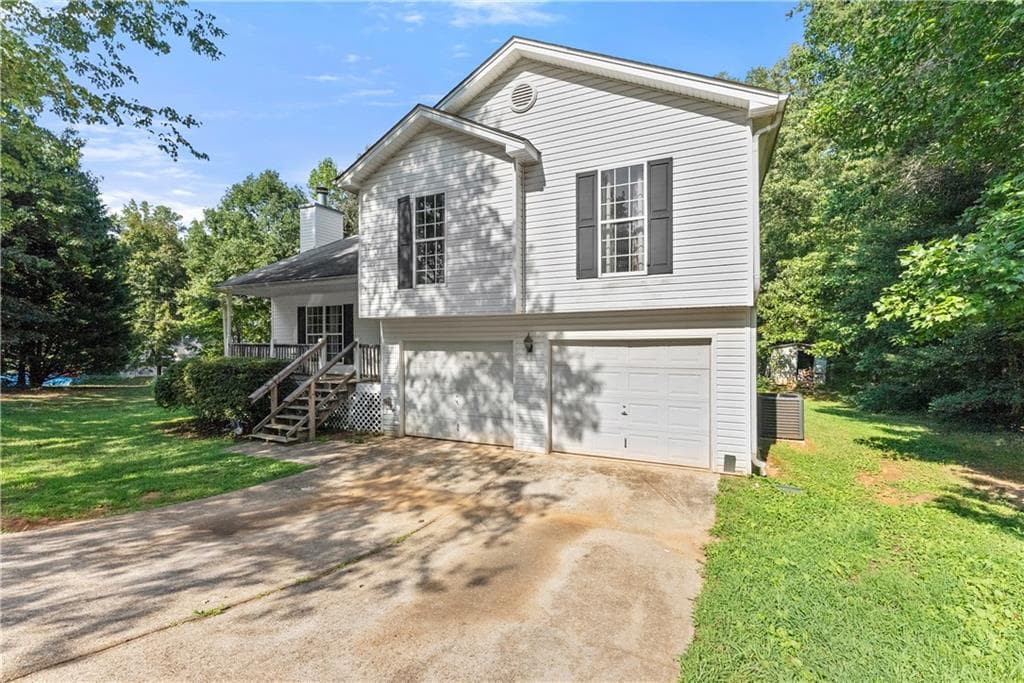 4 bedroom, 3 bathroom, 2,098 sq ft single family residence for sale at 174 Wisteria Trail, Mount Airy, GA 30563 — photo 5