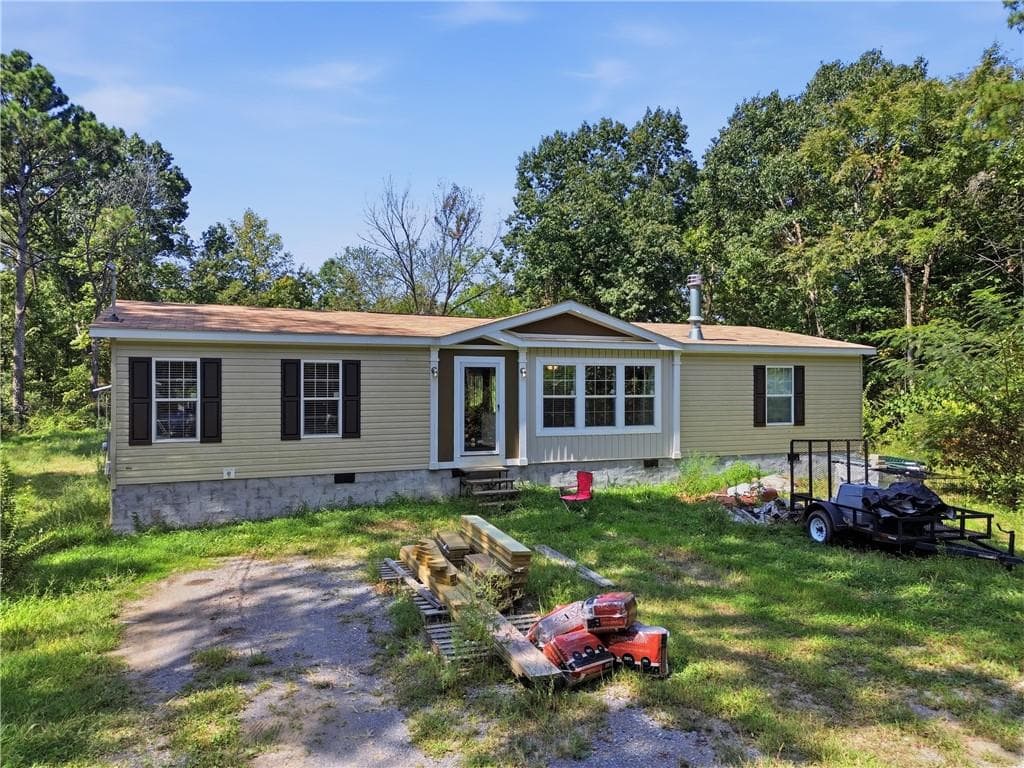 3 bedroom, 3 bathroom, 2,048 sq ft single family residence for sale at 154 Silvers Road, Chatsworth, GA 30705 — photo 3