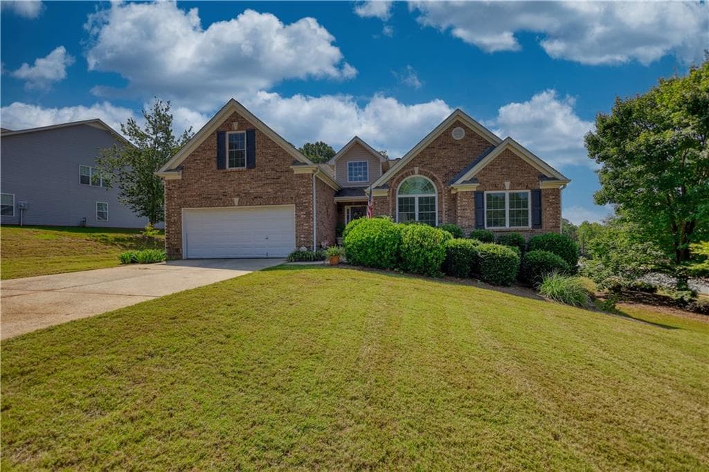 4 bedroom, 2 bathroom, 2,683 sq ft single family residence for sale at 1230 Morgans Run, Monroe, GA 30656 — photo 3