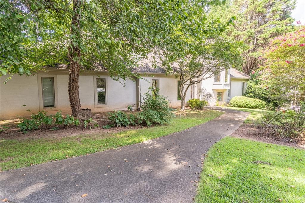 4 bedroom, 4 bathroom single family residence for sale at 1704 Heritage Way, Stone Mountain, GA 30087 — photo 4