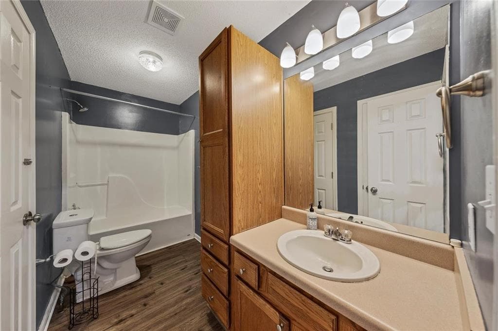 4 bedroom, 4 bathroom, 2,571 sq ft single family residence for sale at 6459 The Kings Way, Douglasville, GA 30135 — photo 6