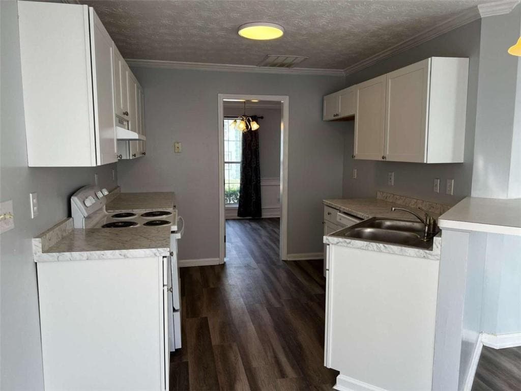 4 bedroom, 3 bathroom, 1,978 sq ft single family residence for sale at 500 Kings Place, Riverdale, GA 30296 — photo 7