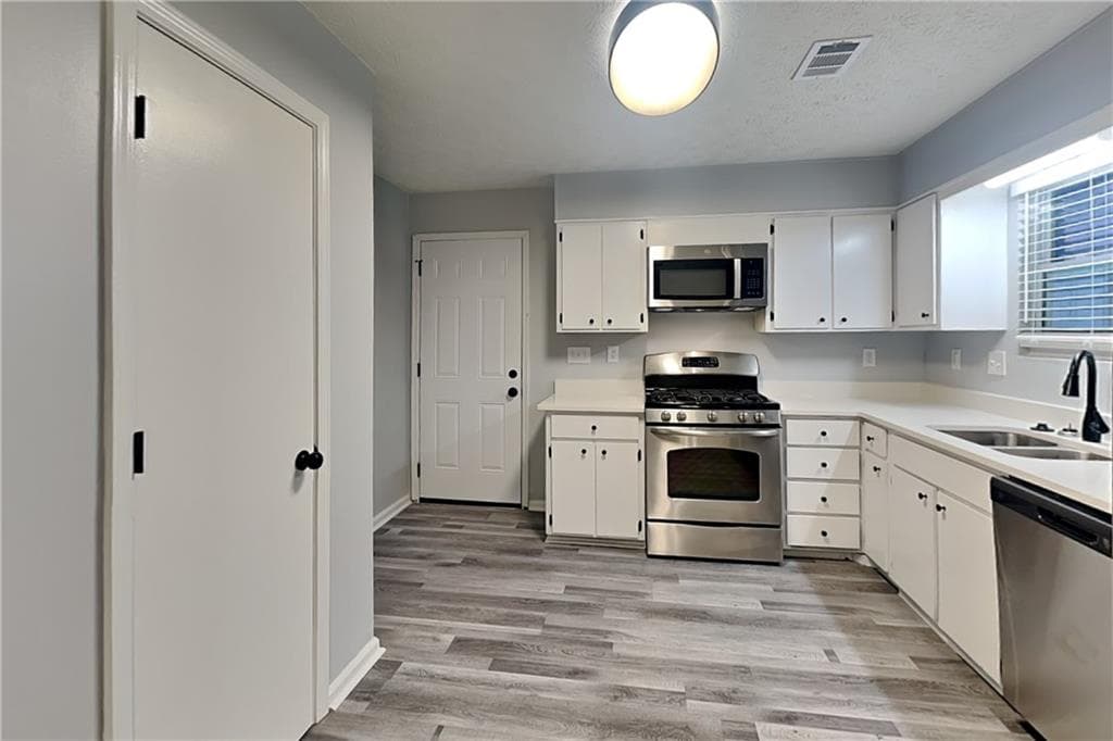 4 bedroom, 3 bathroom, 2,100 sq ft single family residence for rent at 4522 Inlet Road, Marietta, GA 30066 for $2,575 a month — photo 4
