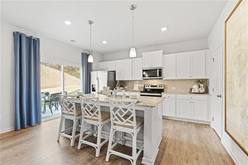 5 bedroom, 3 bathroom, 2,570 sq ft single family residence for rent at 43 Understory Trail, Dawsonville, GA 30534 for $2,500 a month — photo 6