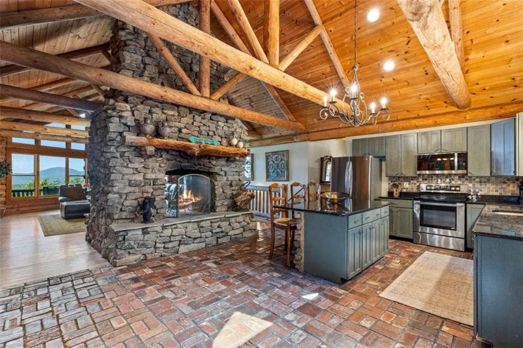 5 bedroom, 4 bathroom, 4,919 sq ft single family residence for sale at 260 Observation Lane, Blue Ridge, GA 30513 — photo 6