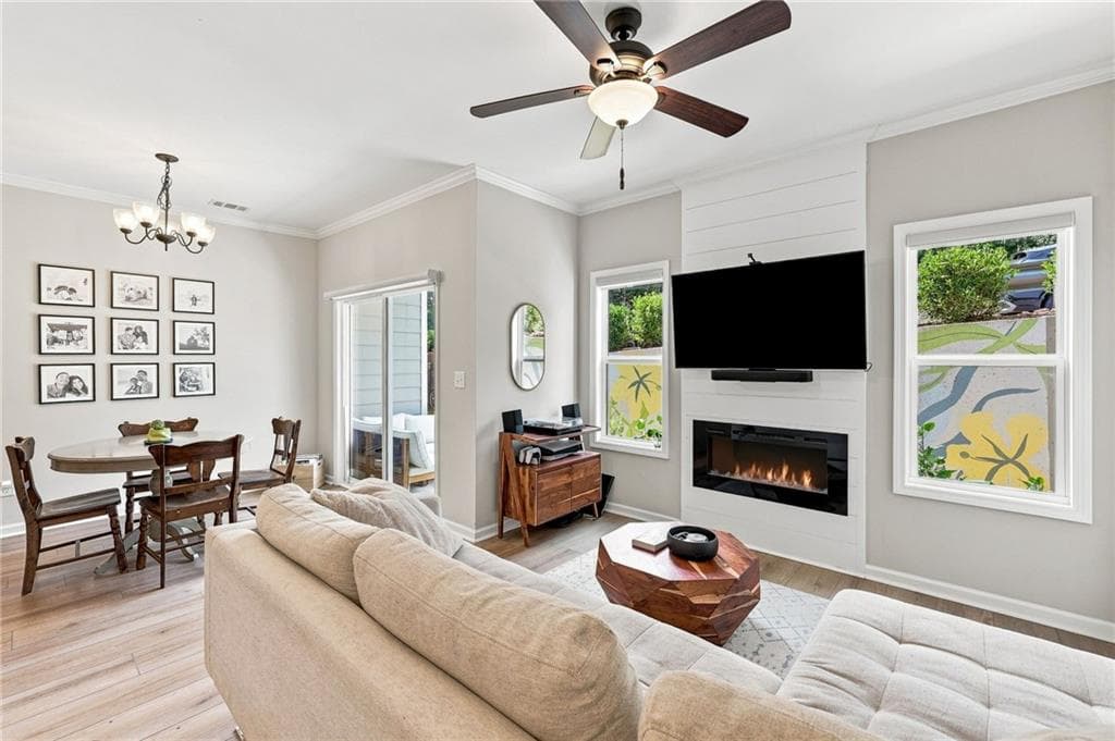 3 bedroom, 3 bathroom, 1,529 sq ft townhouse for sale at 1489 Bluff Valley Circle, Gainesville, GA 30504 — photo 2