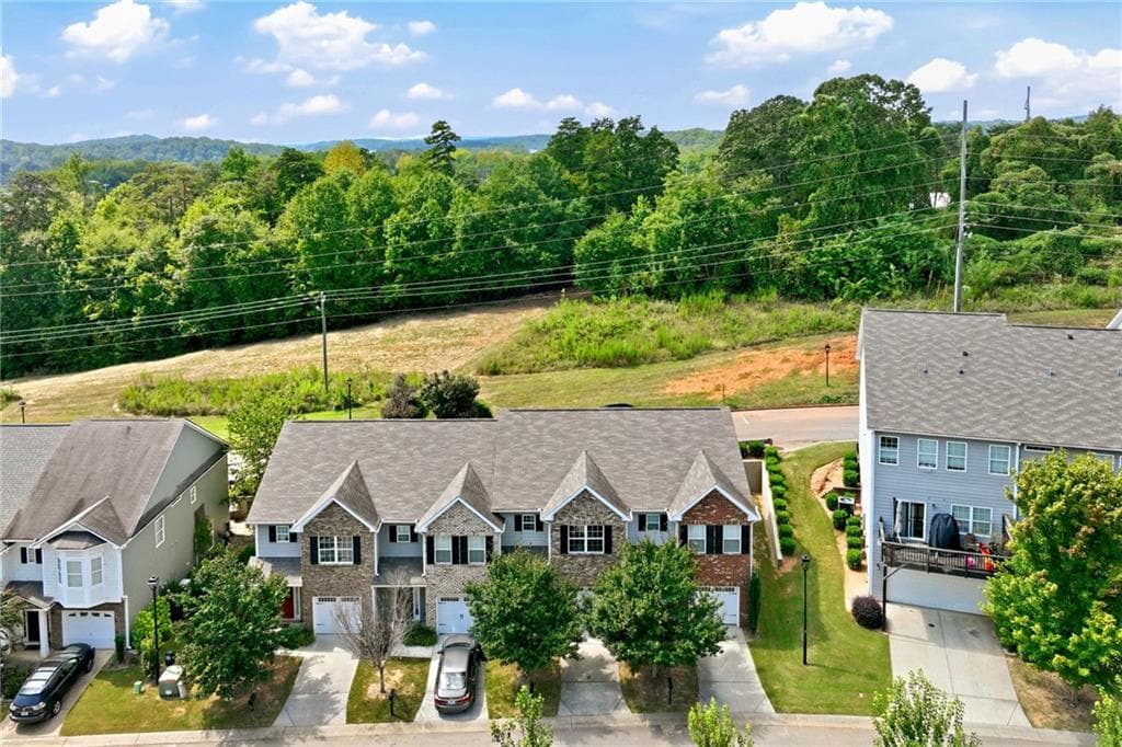 3 bedroom, 3 bathroom, 1,529 sq ft townhouse for sale at 1489 Bluff Valley Circle, Gainesville, GA 30504 — photo 6