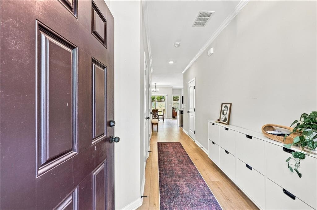 3 bedroom, 3 bathroom, 1,529 sq ft townhouse for sale at 1489 Bluff Valley Circle, Gainesville, GA 30504 — photo 9