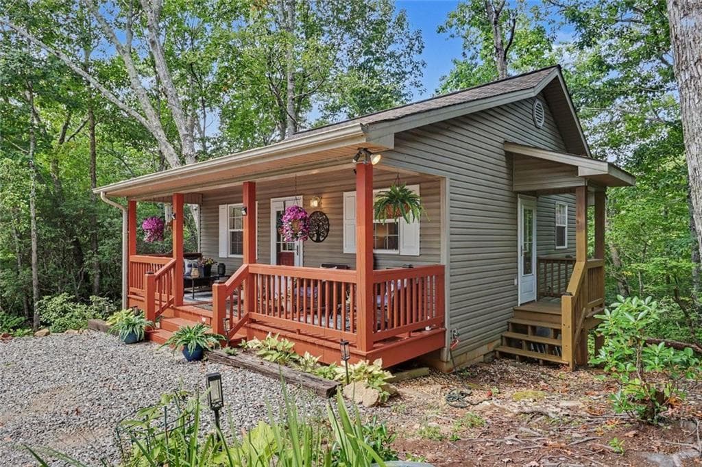 1 bedroom, 1 bathroom, 576 sq ft single family residence under contract at 1191 Old Forge Estates, Hiawassee, GA 30546 — photo 3