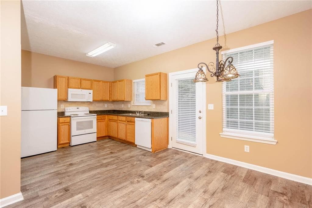 2 bedroom, 2 bathroom, 1,403 sq ft townhouse for rent at 102 Timber Ridge Drive, Cartersville, GA 30121 for $1,600 a month — photo 6