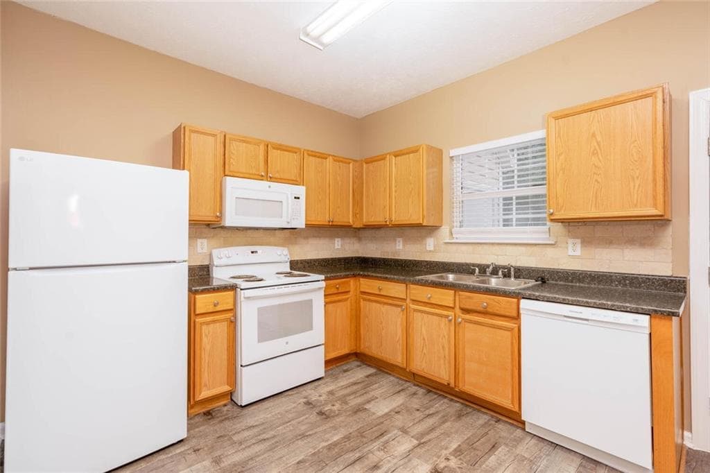 2 bedroom, 2 bathroom, 1,403 sq ft townhouse for rent at 102 Timber Ridge Drive, Cartersville, GA 30121 for $1,600 a month — photo 10