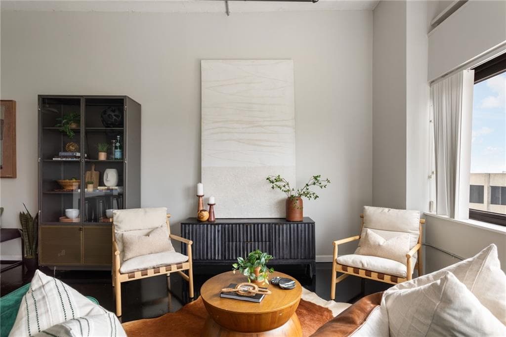 1 bedroom, 1 bathroom, 581 sq ft condominium for sale at 120 Ralph Mcgill Boulevard 610, Atlanta, GA 30308 — photo 6