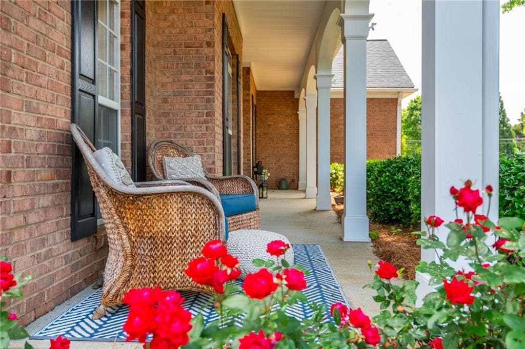 3 bedroom, 2 bathroom, 2,431 sq ft single family residence under contract at 615 Mae Lane, Alpharetta, GA 30004 — photo 4
