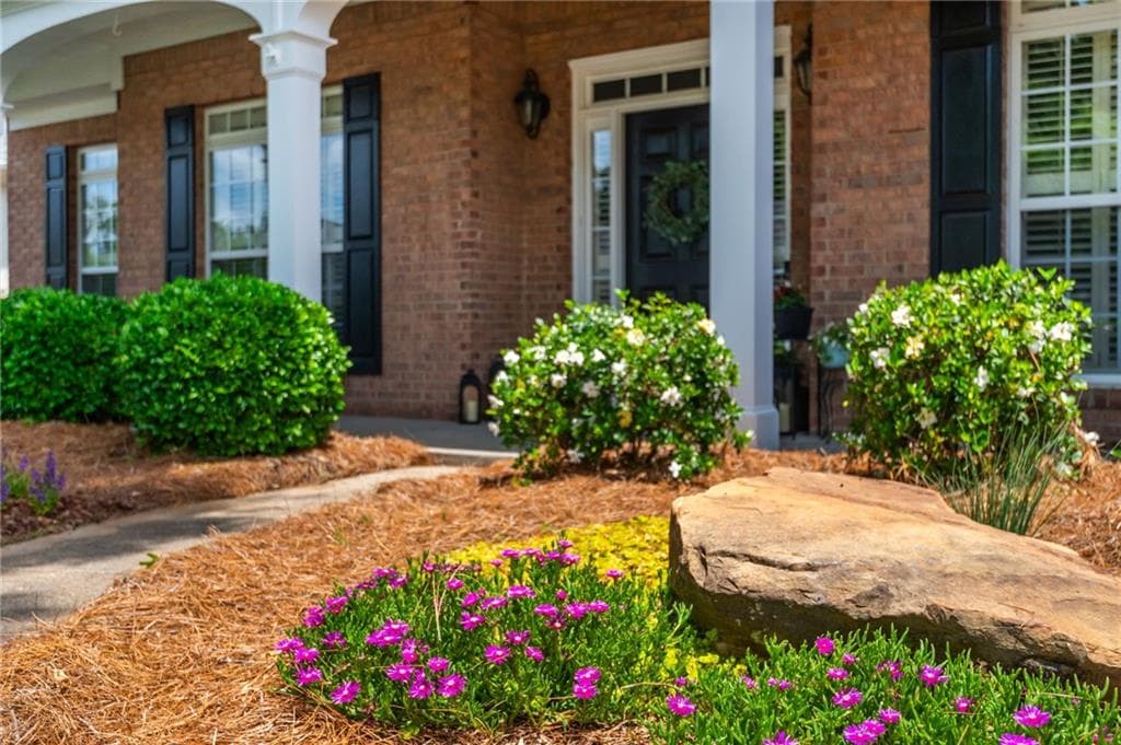 3 bedroom, 2 bathroom, 2,431 sq ft single family residence under contract at 615 Mae Lane, Alpharetta, GA 30004 — photo 6