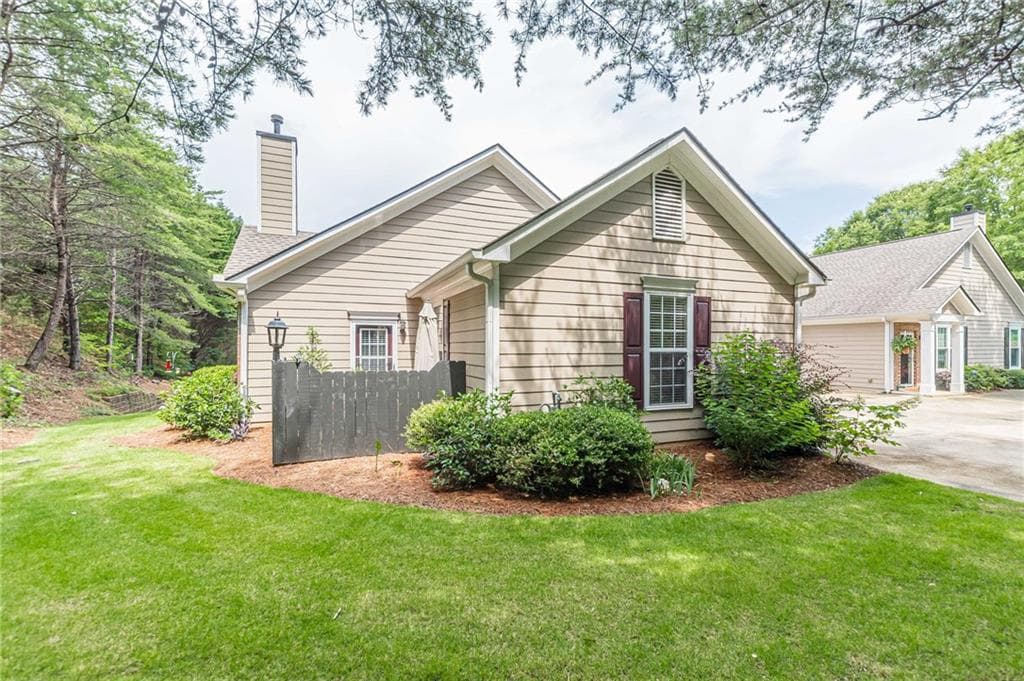 2 bedroom, 2 bathroom, 1,356 sq ft townhouse for sale at 1132 Camry Circle, Dallas, GA 30157 — photo 2