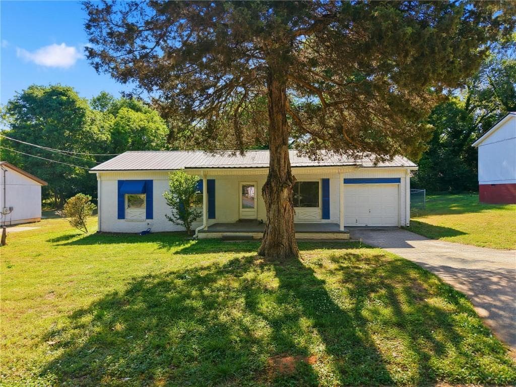 3 bedroom, 1 bathroom, 1,000 sq ft single family residence for sale at 360 Martin Circle, Athens, GA 30601 — photo 2