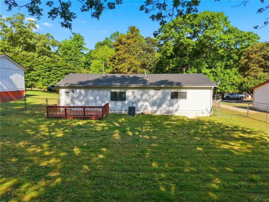 3 bedroom, 1 bathroom, 1,000 sq ft single family residence for sale at 360 Martin Circle, Athens, GA 30601 — photo 7