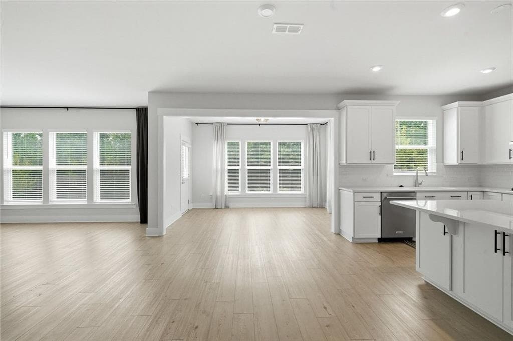 3 bedroom, 3 bathroom, 2,600 sq ft single family residence for sale at 4719 Wilderness Trail, Flowery Branch, GA 30542 — photo 3