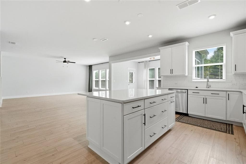 3 bedroom, 3 bathroom, 2,600 sq ft single family residence for sale at 4719 Wilderness Trail, Flowery Branch, GA 30542 — photo 10