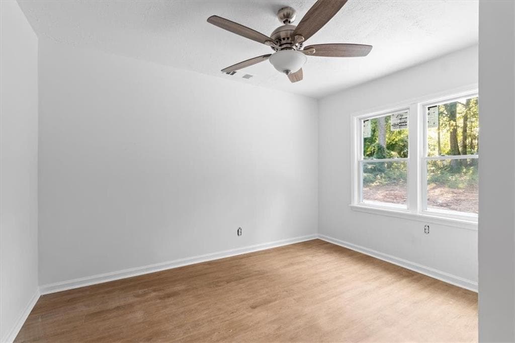 3 bedroom, 2 bathroom, 1,200 sq ft single family residence for sale at 1347 Westmont Road, Atlanta, GA 30311 — photo 4