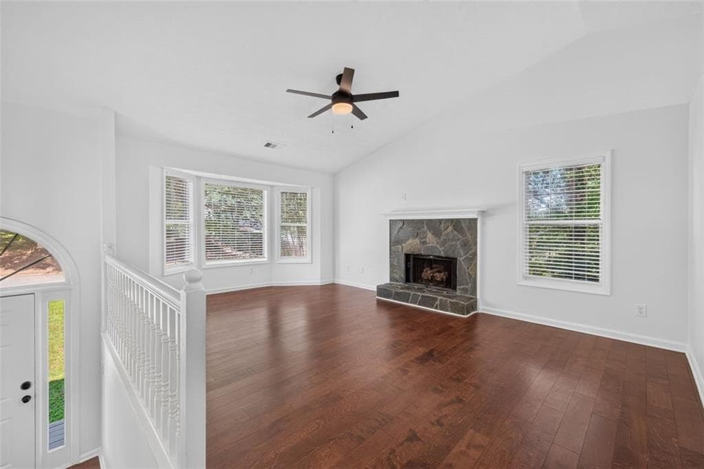 4 bedroom, 3 bathroom, 1,778 sq ft single family residence for sale at 5450 Bushnell Court, Flowery Branch, GA 30542 — photo 3