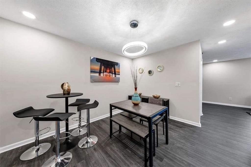 3 bedroom, 3 bathroom, 1,340 sq ft condominium under contract at 4701 Flat Shoals Road 43H, Union City, GA 30291 — photo 4