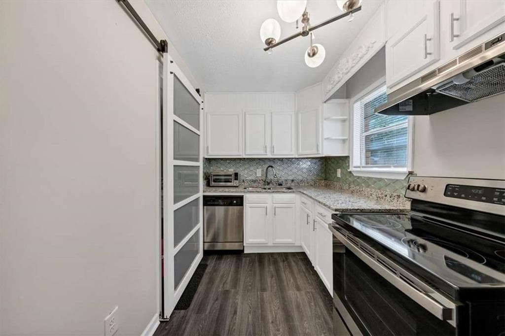 3 bedroom, 3 bathroom, 1,340 sq ft condominium under contract at 4701 Flat Shoals Road 43H, Union City, GA 30291 — photo 5