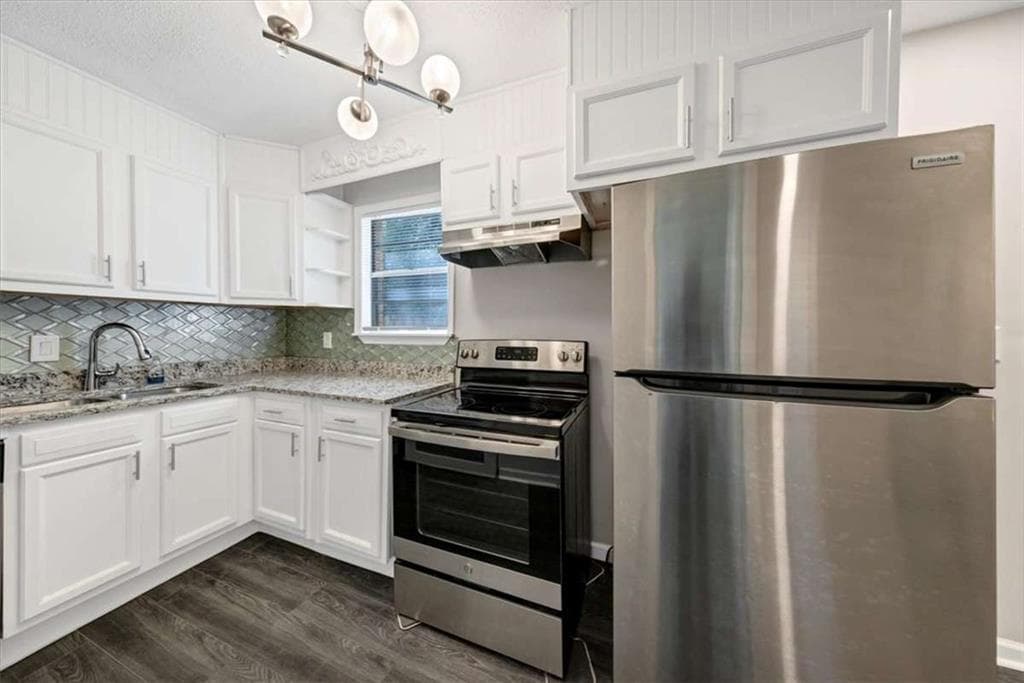 3 bedroom, 3 bathroom, 1,340 sq ft condominium under contract at 4701 Flat Shoals Road 43H, Union City, GA 30291 — photo 6