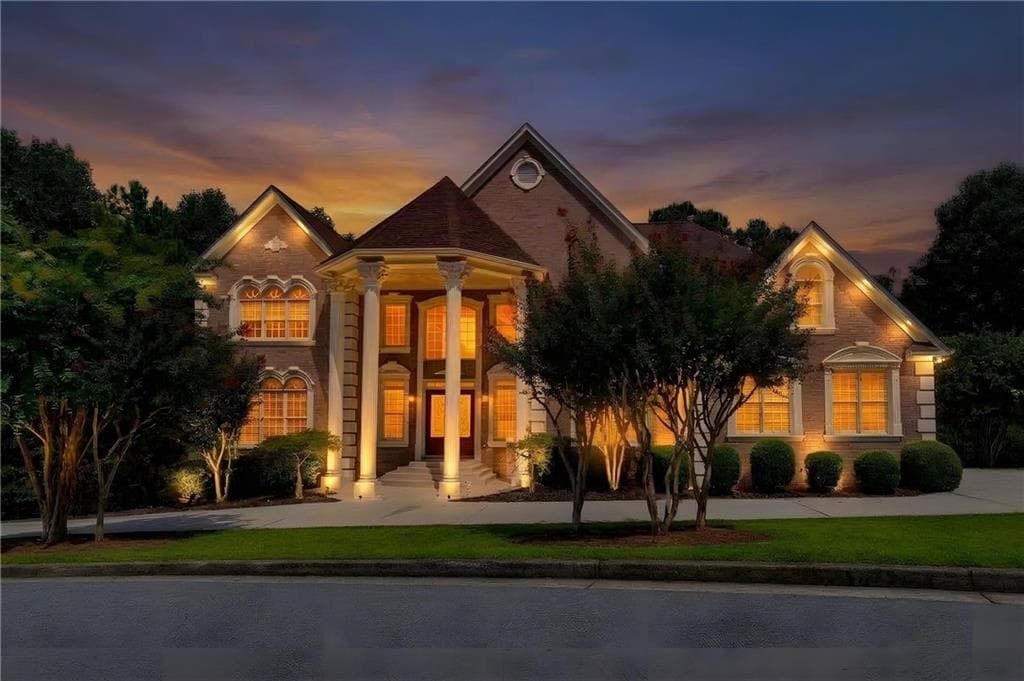 4 bedroom, 5 bathroom, 5,122 sq ft single family residence for sale at 8280 Sentinae Chase Drive, Roswell, GA 30076 — photo 2
