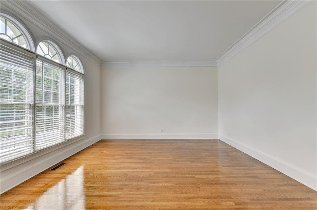4 bedroom, 5 bathroom, 5,122 sq ft single family residence for sale at 8280 Sentinae Chase Drive, Roswell, GA 30076 — photo 10