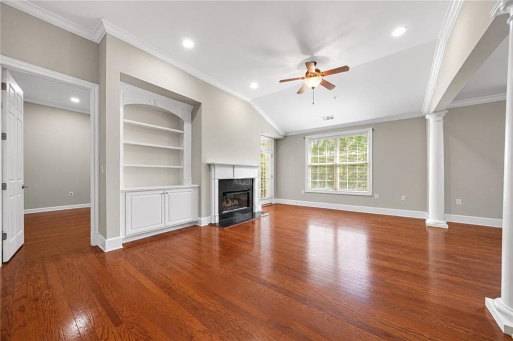 2 bedroom, 2 bathroom, 1,688 sq ft condominium for sale at 4850 Ivy Ridge Drive 405, Atlanta, GA 30339 — photo 2