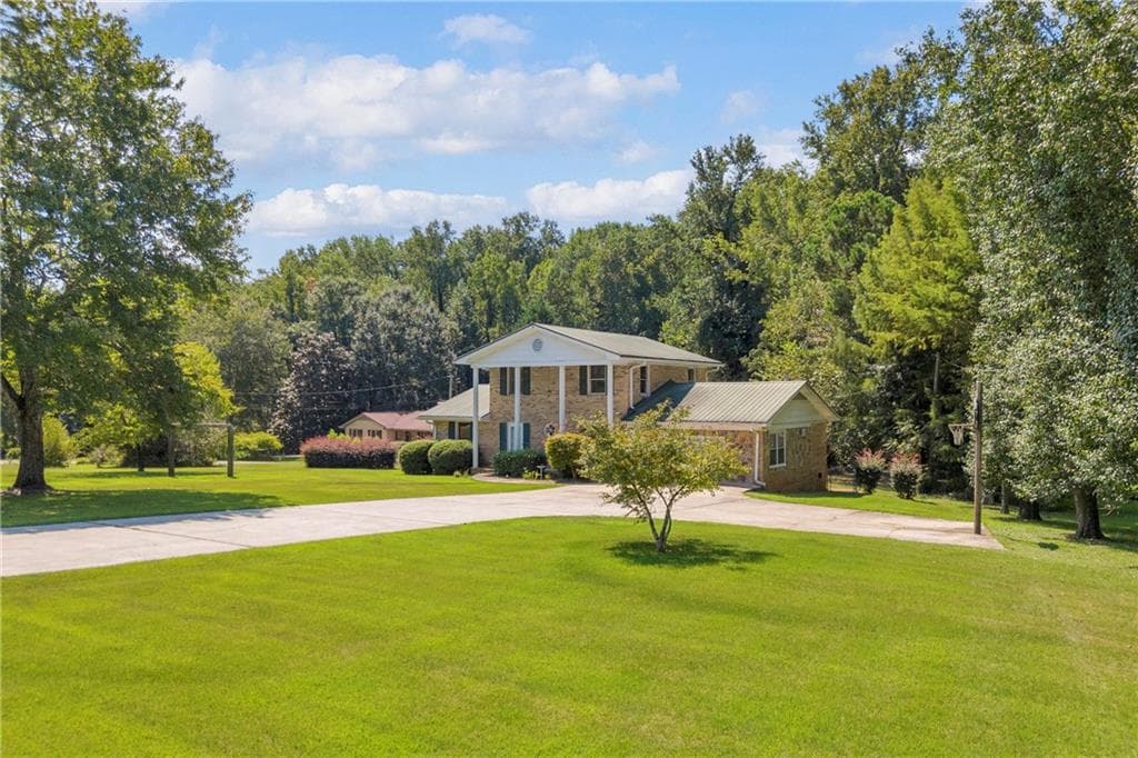 4 bedroom, 2 bathroom, 2,216 sq ft single family residence for sale at 1286 Virginia Lane, Hull, GA 30646 — photo 3