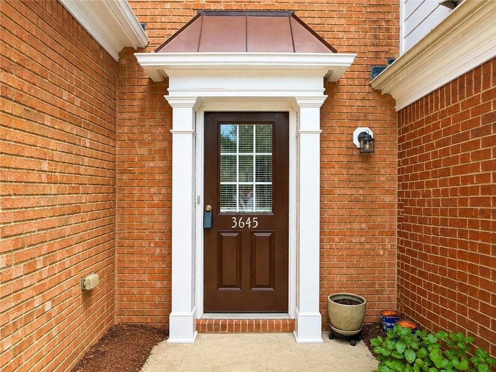 3 bedroom, 3 bathroom, 1,615 sq ft townhouse for rent at 3645 Postwaite Circle, Duluth, GA 30097 for $2,200 a month — photo 2