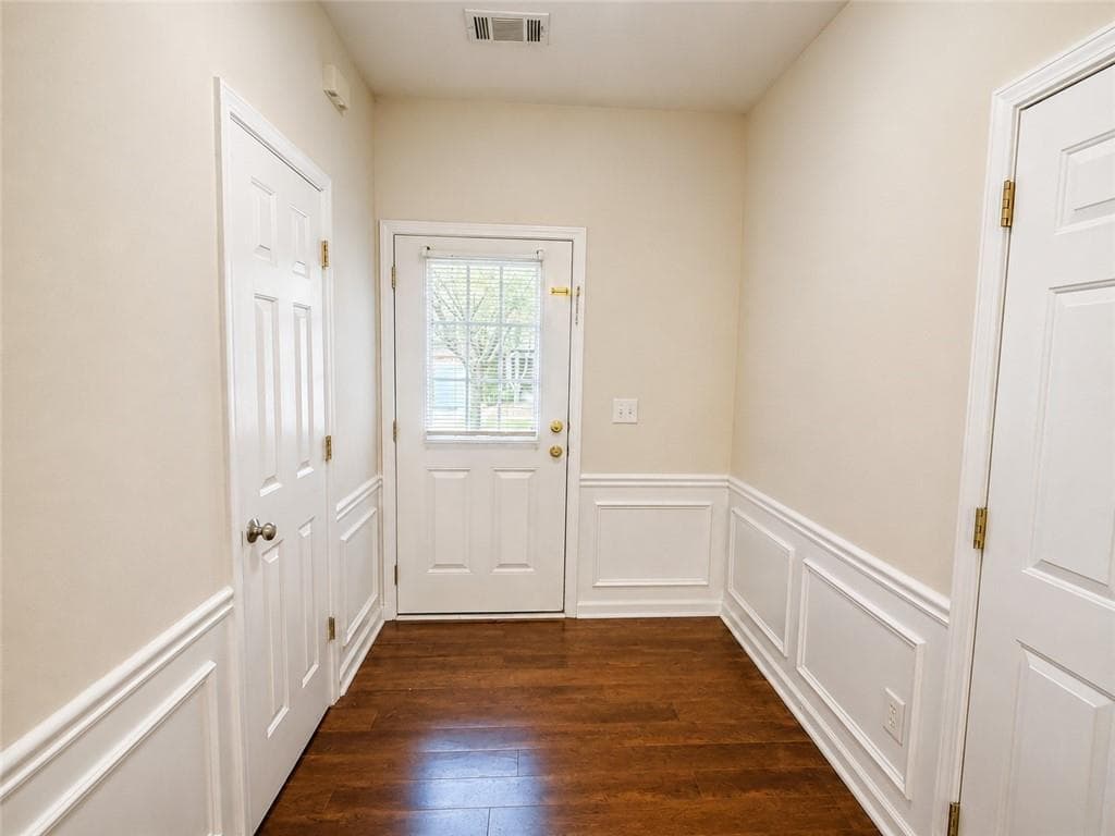 3 bedroom, 3 bathroom, 1,615 sq ft townhouse for rent at 3645 Postwaite Circle, Duluth, GA 30097 for $2,200 a month — photo 3