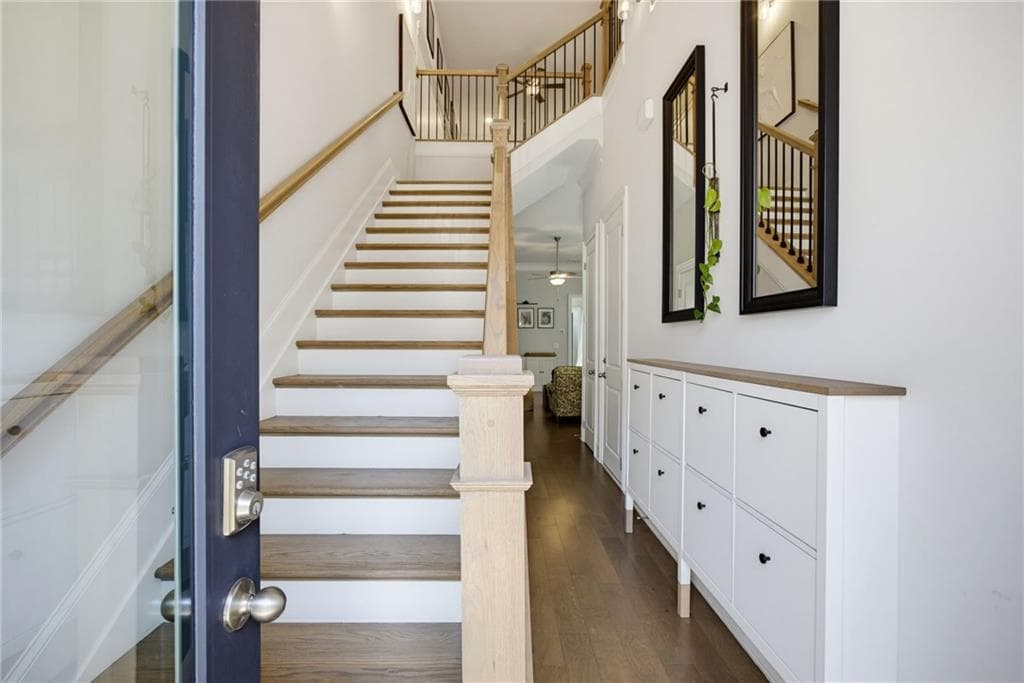 3 bedroom, 4 bathroom, 2,609 sq ft single family residence for sale at 688 Stickley Oak Way, Woodstock, GA 30189 — photo 3