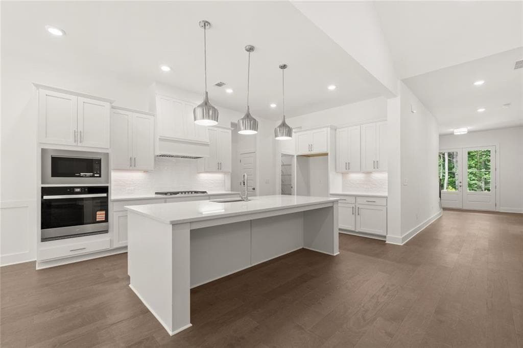 4 bedroom, 3 bathroom, 2,606 sq ft single family residence for sale at 8480 Creekside Overlook Drive, Gainesville, GA 30506 — photo 7