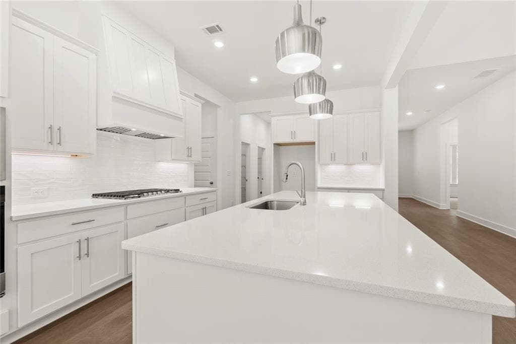 4 bedroom, 3 bathroom, 2,606 sq ft single family residence for sale at 8480 Creekside Overlook Drive, Gainesville, GA 30506 — photo 8